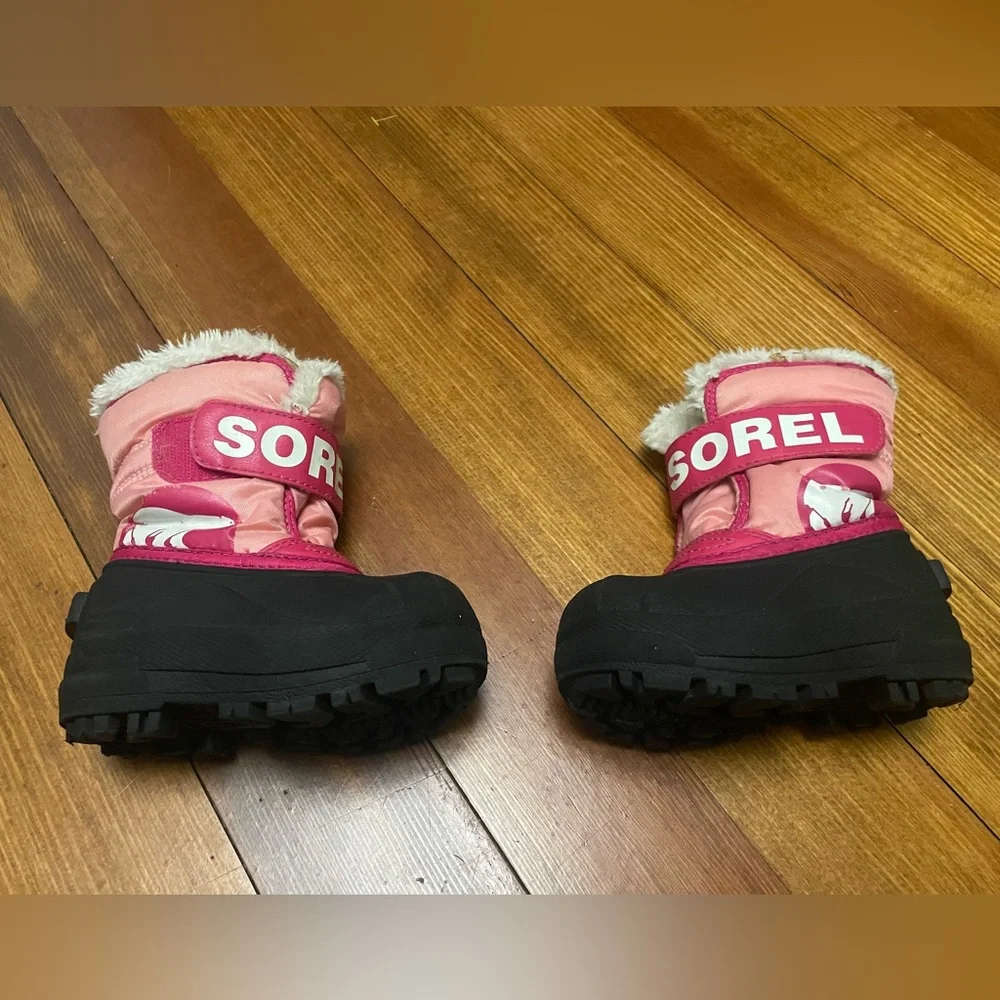 Sorel Pink and Black Toddler Snow Boots with Faux Fur Size 6